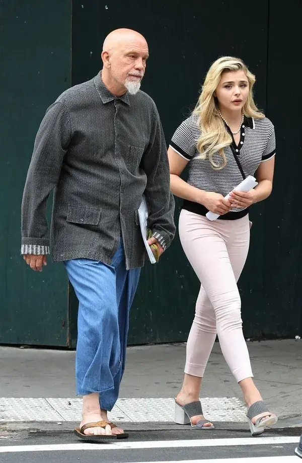 chloëgracemoretz