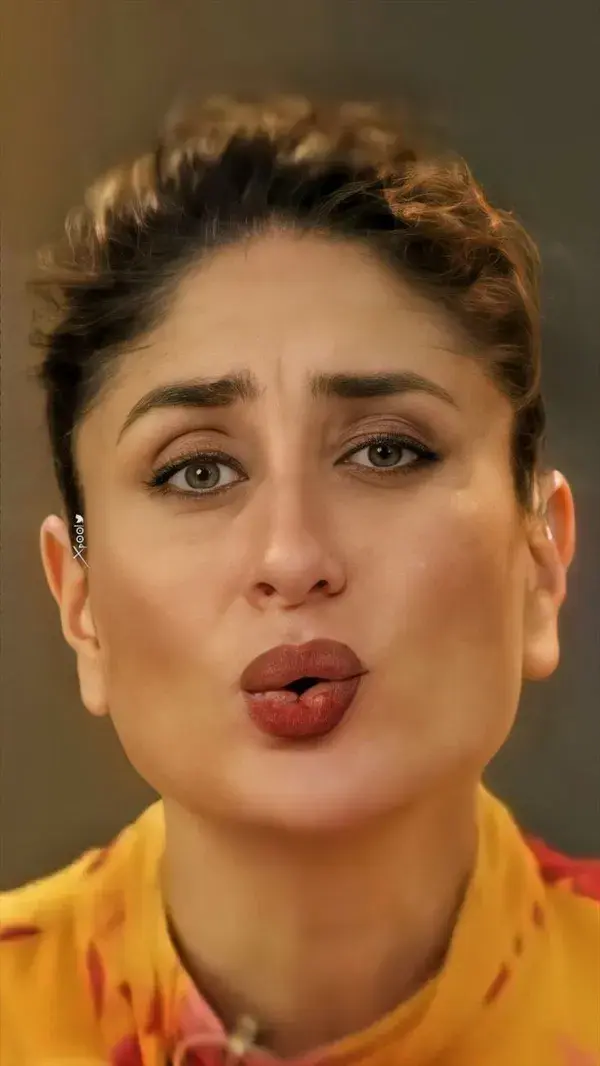 Kareena Kapoor khan Busty Hips