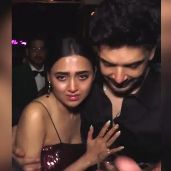 Tejaswi Prakash Attacked by mob Karan Kundra protecting her GF Tejaswi