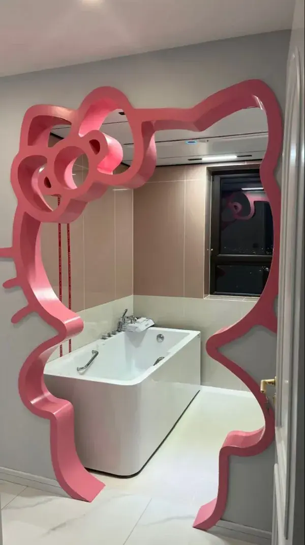 Hello kitty shape door