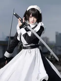Woman with a Japanese sword | Gothic