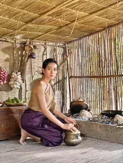 🇰🇭 Gorgeous Cambodian movie star in Lung Vek era costume 🇰🇭