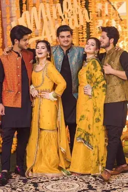 Aiman Khan and Minal Khan Family Pictures on Wedding