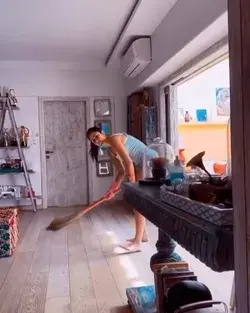 Katrina cleaning 🧹 Floor Corona time 