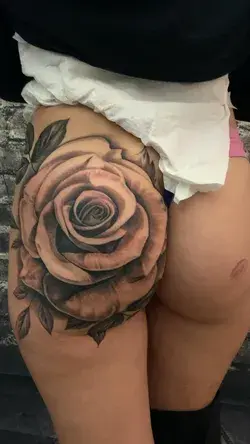 Rose butt tattooz