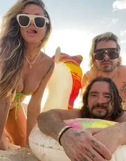 Tom Kaulitz, Bill Kaulitz y Heidi Clum  playa 2023