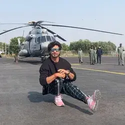 Vidyut Jammwal stretching after chopper ride November 2020