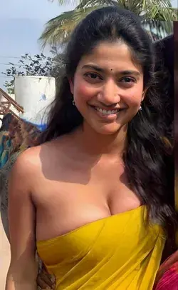 Sai Pallavi huge 🍒 without blouse