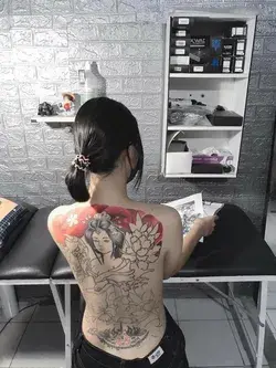 woman tattoo