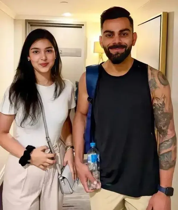 Virat Kohli with a fan in Brisbane  ❤️