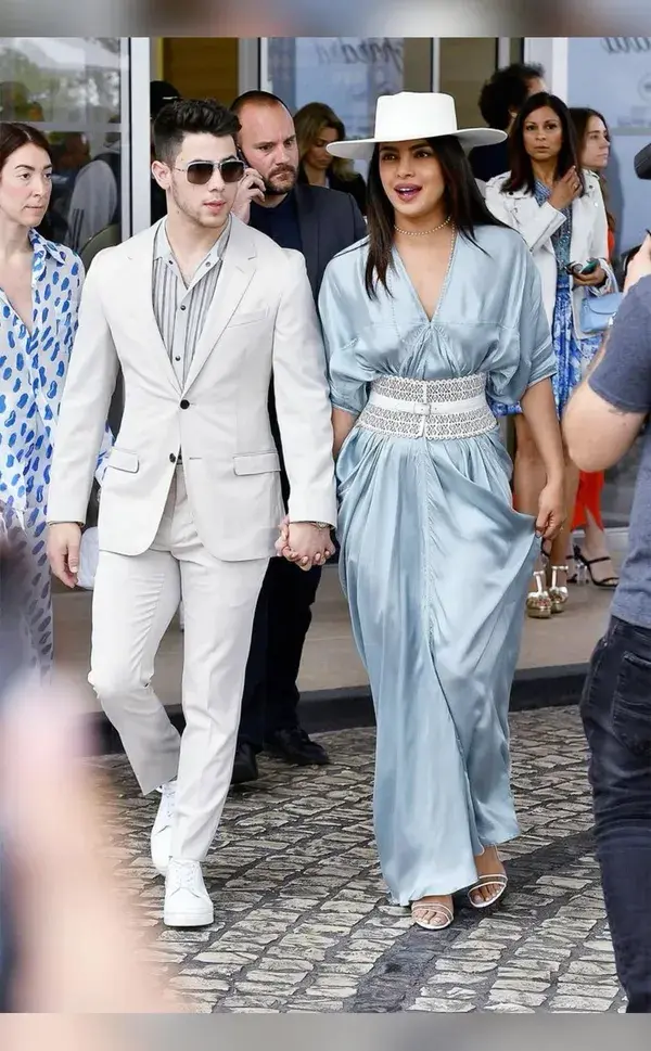 Priyanka Chopra with Nick Jonas photo roam