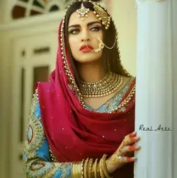 Himanshi khurana suites