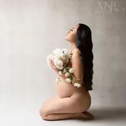 Beautiful Nude Maternity Photo Ideas