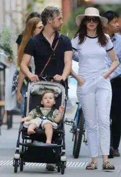 Anne Hathaway Street Style