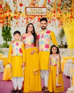 Trendy Family outfits 🤩🤗| Indian Family outfits 🤩🤗🥰