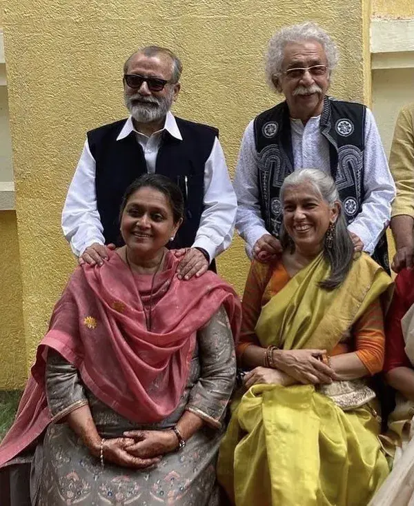 Sisters supriya ratna pathak with husbands at sanah kapur wedding March 2022