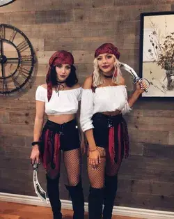 20 Easy Halloween Costumes To Try This Year - Society19