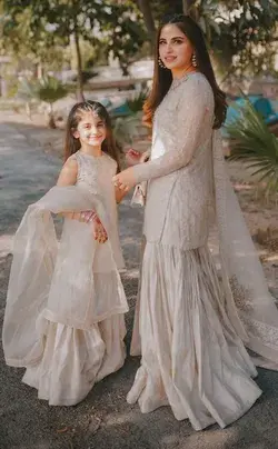 mother daughter matching dress combo