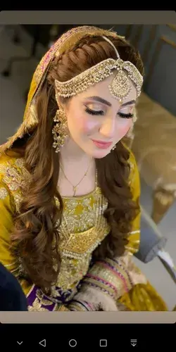 Stylish & Attractive Mehndi Hairstyles Designs Ideas For Girls 2023