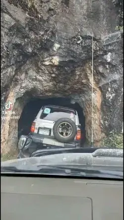 #car #Narrow tunnel