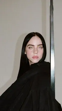 Billie Eilish
 ᶻᵃʳᵃ꙰ˡᵒᵛᵃᵗᶤᶜ