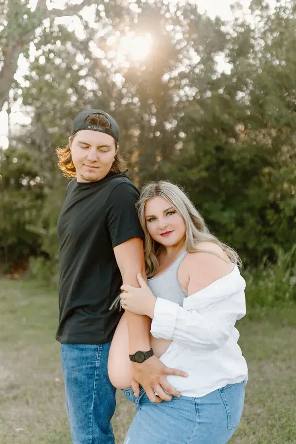 Plus size maternity pictures taken by Bree Smith