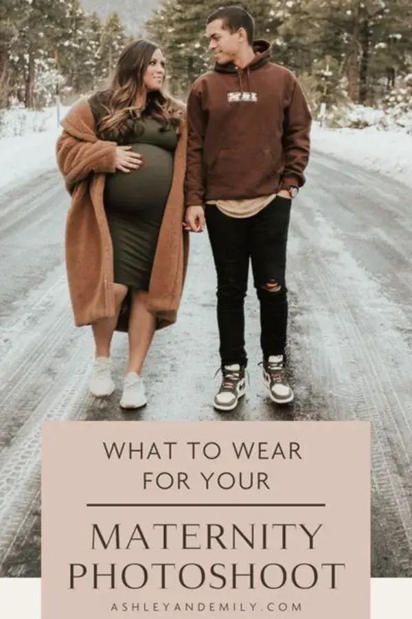 Pregnancy Outfit Ideas - What to Wear For Your Maternity Pictures