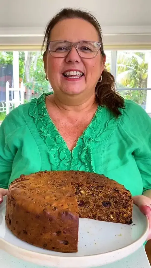 Simple 3-ingredient fruit cake