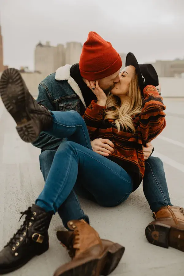 Couple goals: city couple shoot  in Detroit