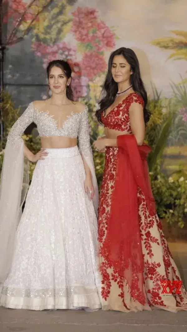 KATRINA KAIF WITH SIS ESABELLA