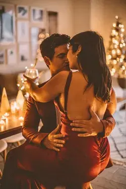 Christmas pictures with babe | Romantic pictures, Romantic