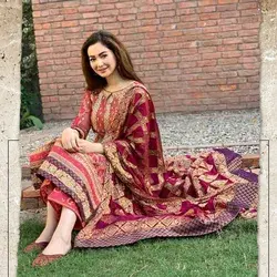 Hania Amir Designer Dressess Mere Humsafar || Hania Amir Dress Designs 2023 || Hania Aamir Outfit ||