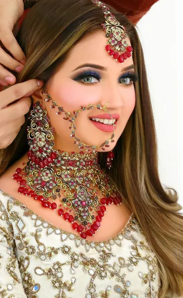 Rabeeca khan beautiful bridal makeup
