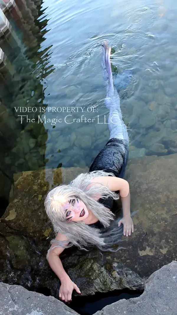 Lake Michigan Mermaid in the water (Gothic Siren) Click for more videos of Mermaid Phantom!