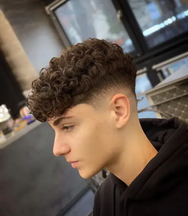 60 modelos de cortes de cabelo cacheado masculino para 2022