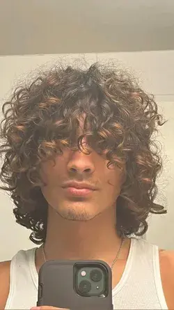 omg i love these curls on indian men! 🧿♡🧘🏽‍♀️🌞