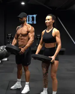 Couples shoulder workout ! 🔥