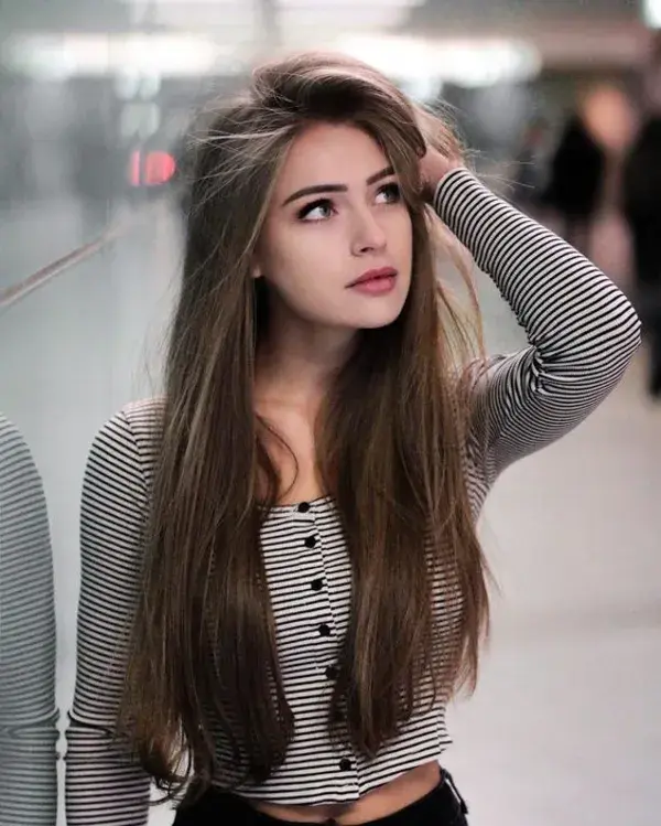 women long straight brown hairstyle