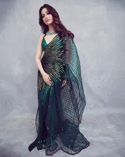 Top 20 Hot Saree Looks Of Tamanna Bhatia : bollywood actress in saree :Fan made Video.