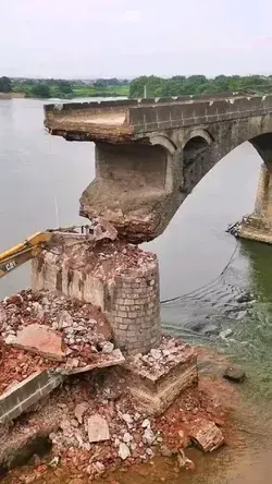 😲 Bridge Demolition