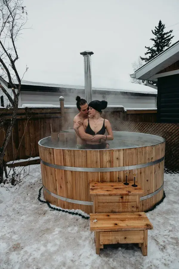 Hot Tub Couples Photoshoot — Elopement & Boudoir Photographer