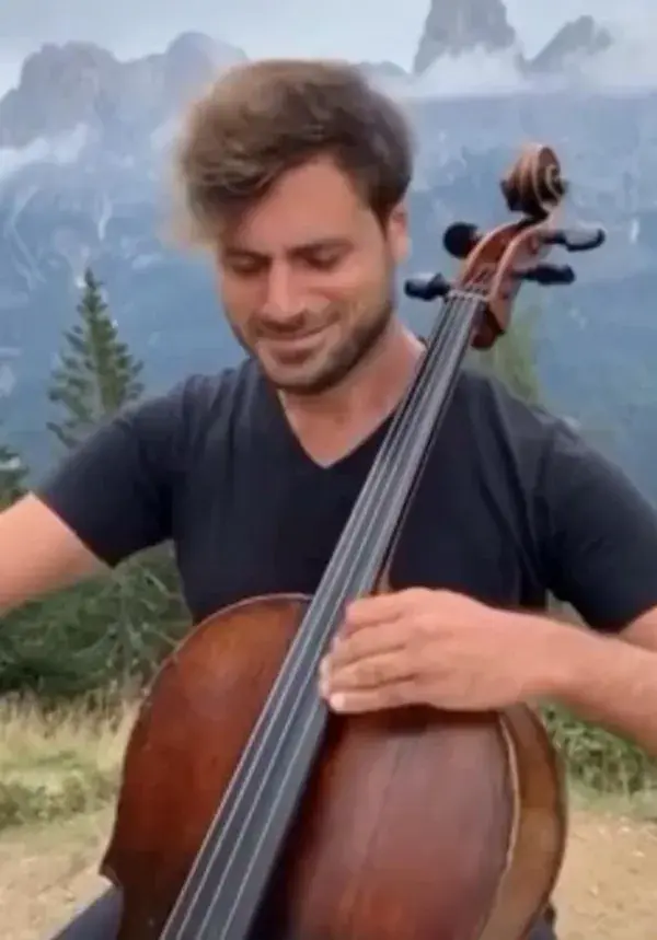 Hauser 🥰🎻🍁🍂