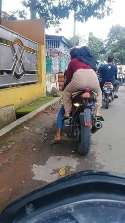 Efek punya motor punuk unta 🐫