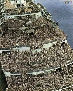 1945 | new york, the rms queen elizabeth with returning us servicemen