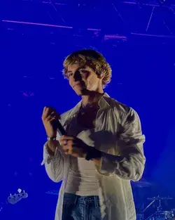 Ross Lynch - Girlfriend Tour