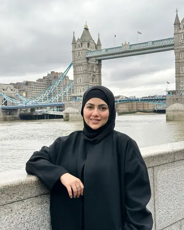 Sana Khan | Tower Bridge | London