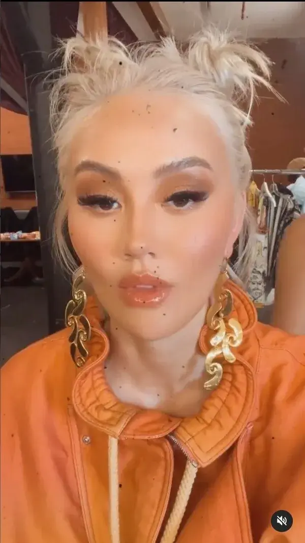 8 Potret Terbaru Agnez Mo yang Wajahnya Curi Atensi, Sering Dituding Oplas