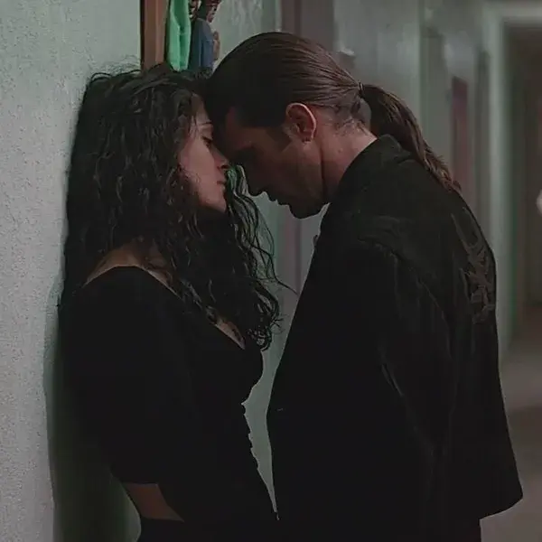 Antonio Banderas & Salma Hayek  (📽Desperado /🎵Otnicka - Mandoline)