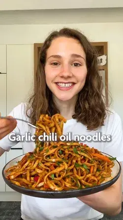 Vegan Garlic Chili Oil Noodles Recipe