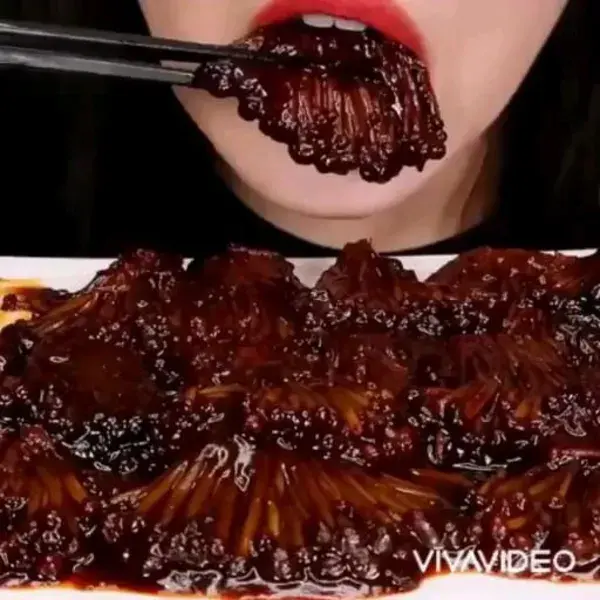 ASMR & MUKBANG